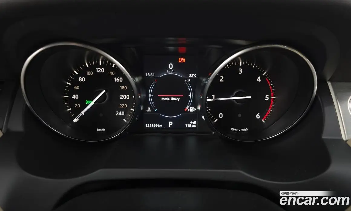 Land Rover Range Rover Evoque 2017 2.0 автомат (гидро), фото 8