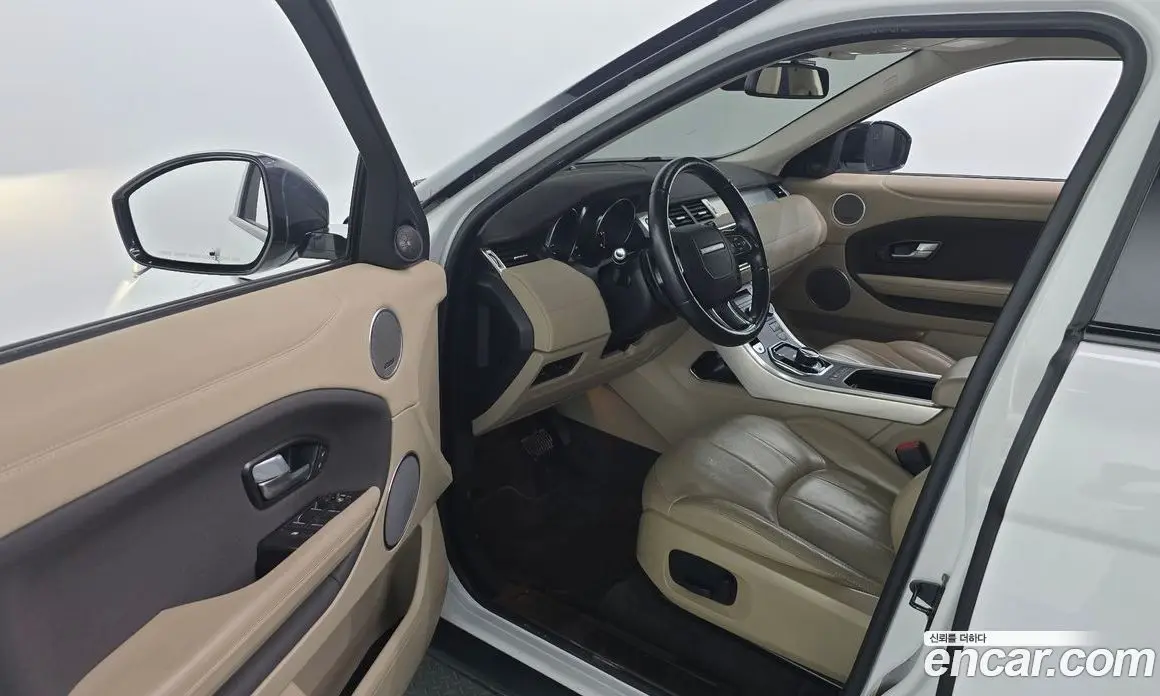 Land Rover Range Rover Evoque 2017 2.0 автомат (гидро), фото 10