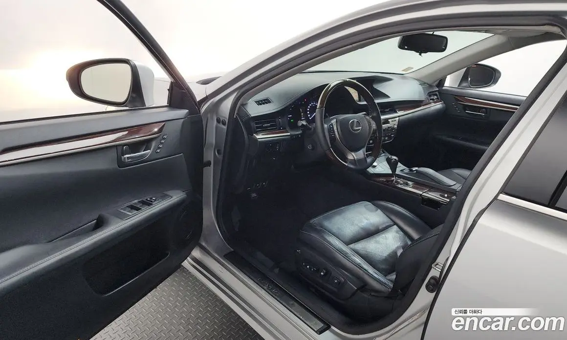 Lexus ES 2012 2.5 автомат (гидро), фото 10
