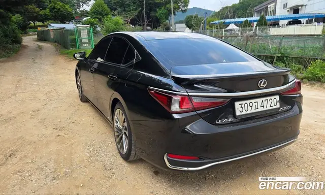 Lexus ES 2020 2.5 автомат (гидро), миниатюра 3