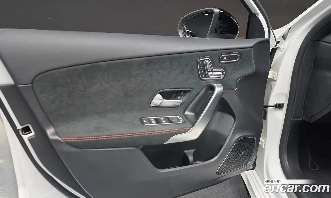 Mercedes-Benz A-Class 2025 2.0 автомат (гидро), фото 13