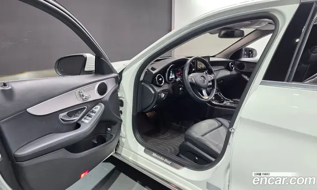 Mercedes-Benz C-Class 2018 2.1 автомат (гидро), миниатюра 10