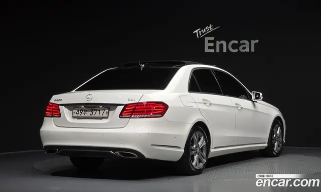 Mercedes-Benz E-Class 2014 2.1 автомат (гидро), миниатюра 2