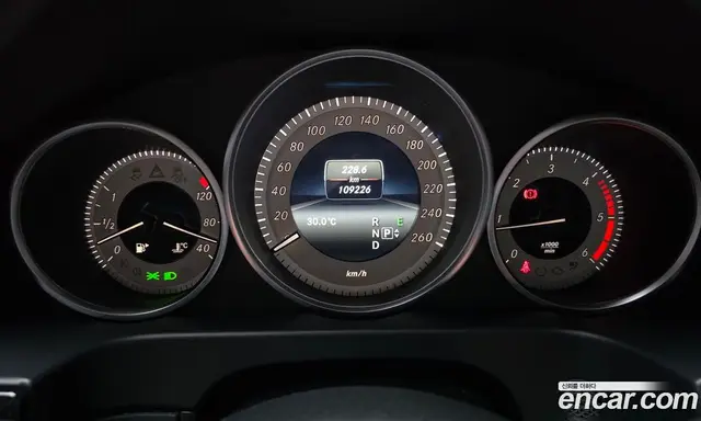 Mercedes-Benz E-Class 2014 2.1 автомат (гидро), миниатюра 8