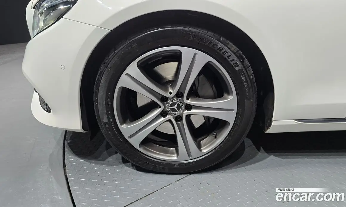 Mercedes-Benz E-Class 2018 2.0 автомат (гидро), фото 5