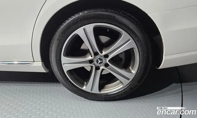 Mercedes-Benz E-Class 2018 2.0 автомат (гидро), миниатюра 7