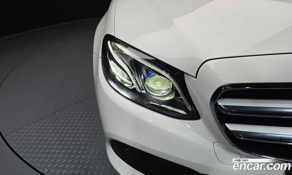 Mercedes-Benz E-Class 2018 2.0 автомат (гидро), фото 8