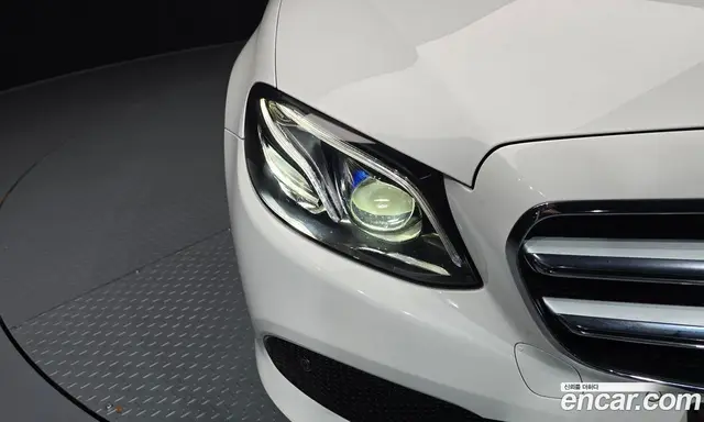 Mercedes-Benz E-Class 2018 2.0 автомат (гидро), миниатюра 8