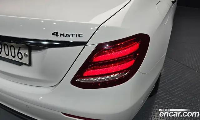 Mercedes-Benz E-Class 2018 2.0 автомат (гидро), миниатюра 9