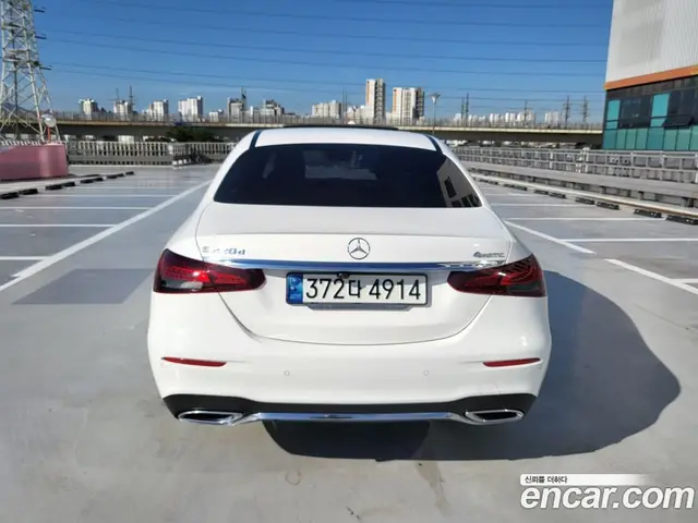 Mercedes-Benz E-Class 2021 1.9 автомат (гидро), миниатюра 2
