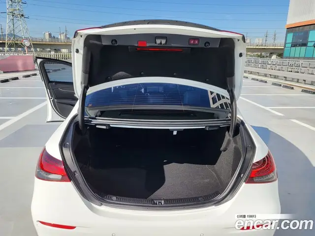 Mercedes-Benz E-Class 2021 1.9 автомат (гидро), миниатюра 6