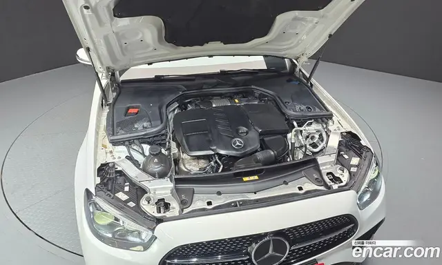 Mercedes-Benz E-Class 2021 1.9 автомат (гидро), миниатюра 6