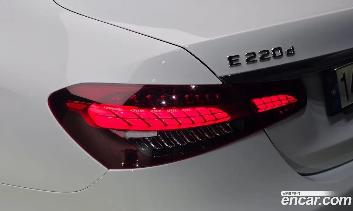 Mercedes-Benz E-Class 2021 1.9 автомат (гидро), фото 9