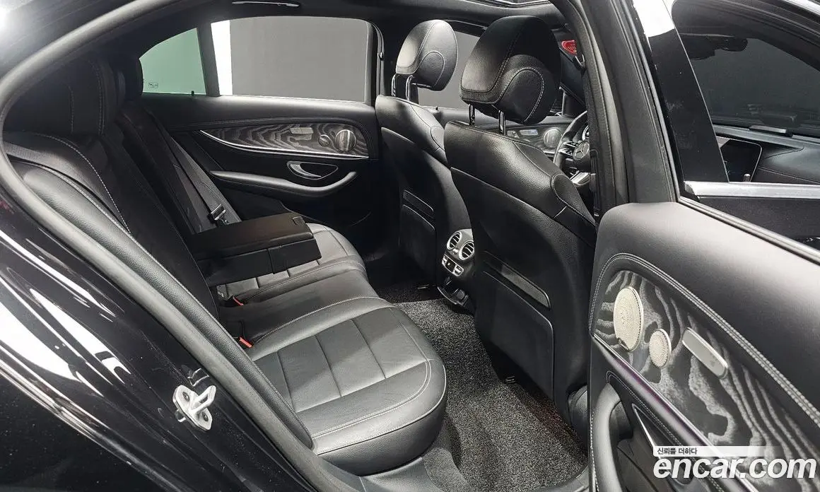 Mercedes-Benz E-Class 2022 2.0 автомат (гидро), фото 17