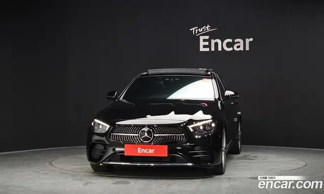 Mercedes-Benz E-Class 2022 2.0 автомат (гидро), миниатюра 3