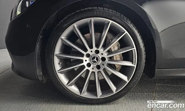 Mercedes-Benz E-Class 2022 2.0 автомат (гидро), миниатюра 5