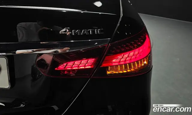Mercedes-Benz E-Class 2022 2.0 автомат (гидро), миниатюра 9