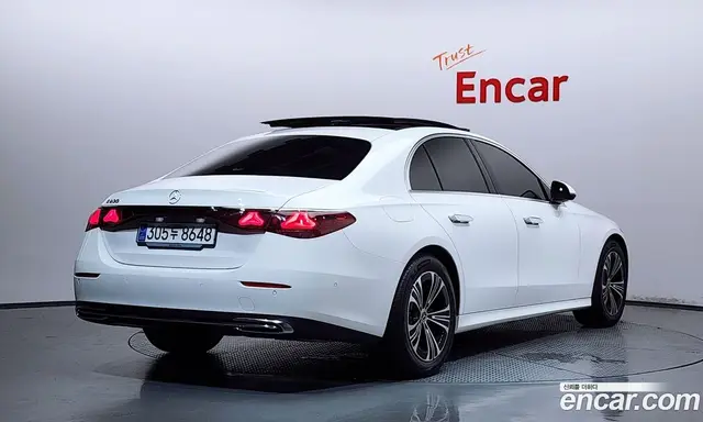 Mercedes-Benz E-Class 2024 2.0 автомат (гидро), миниатюра 2