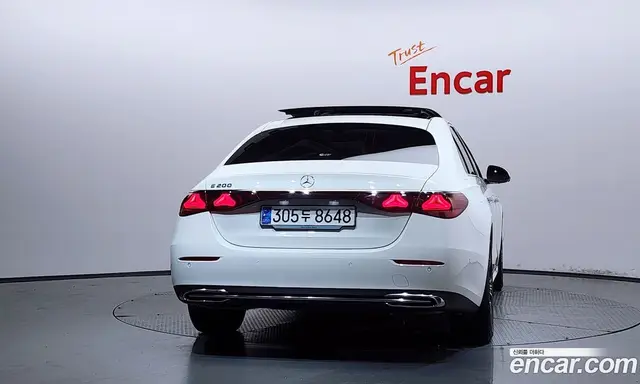 Mercedes-Benz E-Class 2024 2.0 автомат (гидро), миниатюра 4
