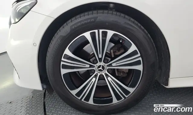 Mercedes-Benz E-Class 2024 2.0 автомат (гидро), миниатюра 5