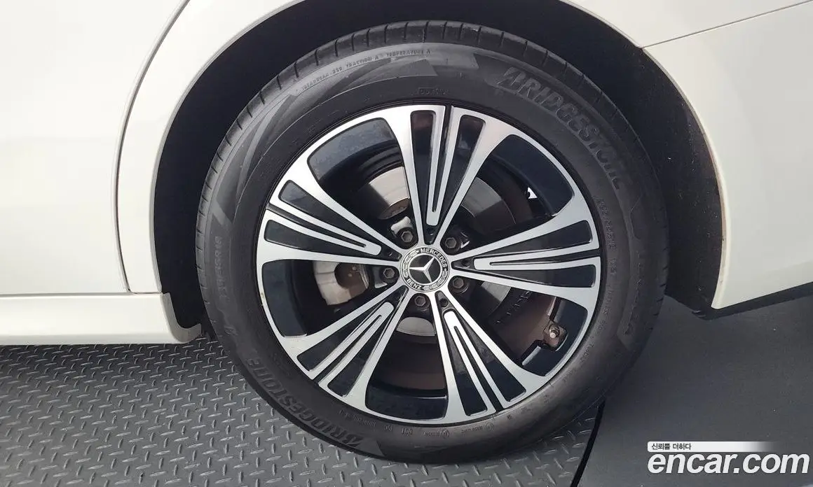 Mercedes-Benz E-Class 2024 2.0 автомат (гидро), фото 7