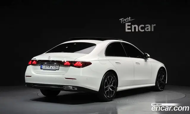 Mercedes-Benz E-Class 2025 2.0 автомат (гидро), миниатюра 2