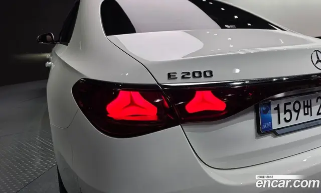 Mercedes-Benz E-Class 2025 2.0 автомат (гидро), миниатюра 9