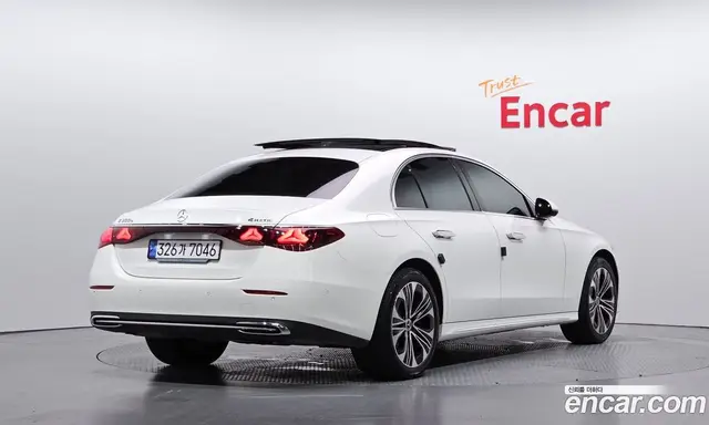 Mercedes-Benz E-Class 2025 2.0 автомат (гидро), миниатюра 2