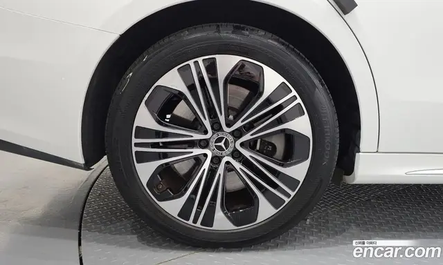 Mercedes-Benz E-Class 2025 2.0 автомат (гидро), миниатюра 5