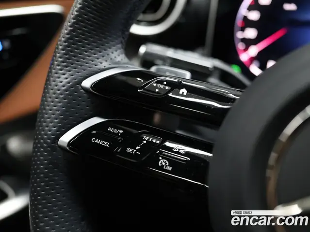Mercedes-Benz GLC-Class 2024 2.0 автомат (гидро), миниатюра 11