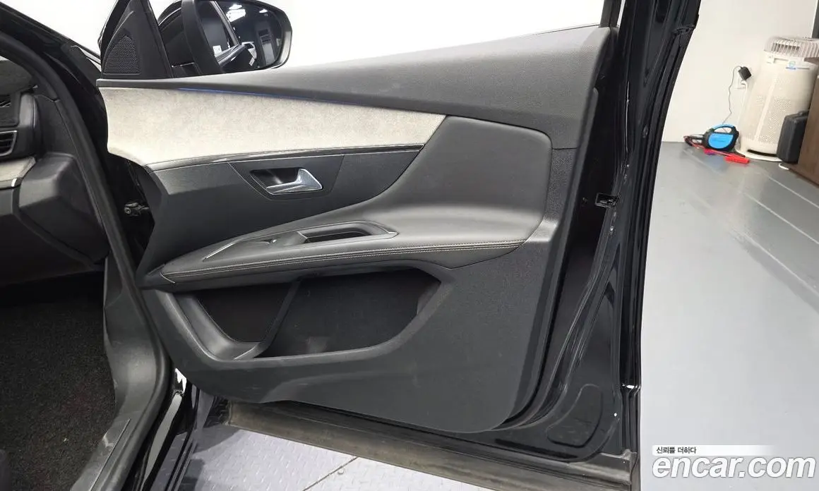Peugeot 3008 2022 1.2 автомат (гидро), фото 14