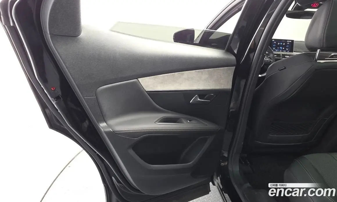 Peugeot 3008 2022 1.2 автомат (гидро), фото 15