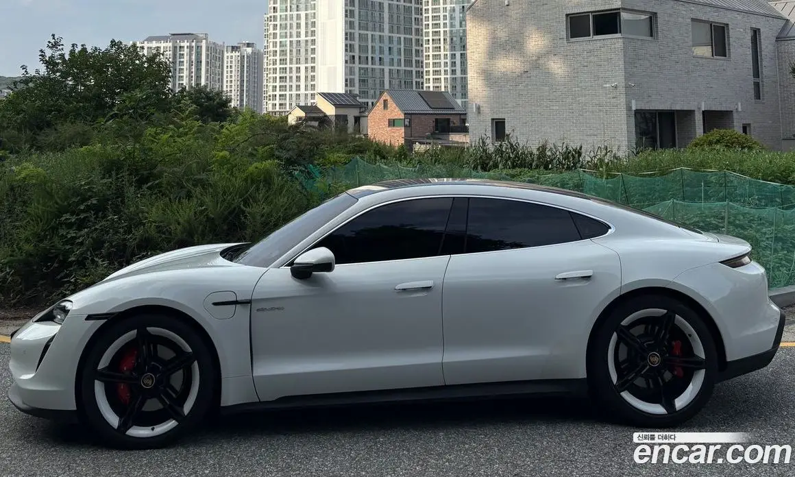 Porsche Taycan 2021 5.0 автомат (гидро), фото 3