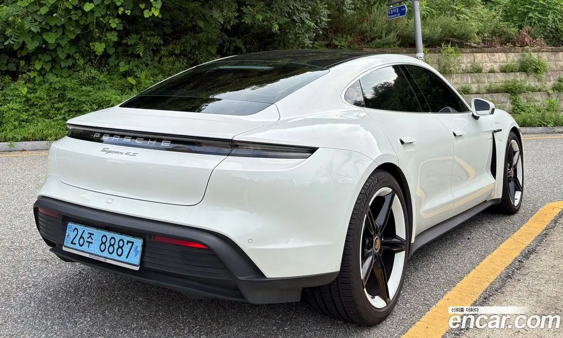 Porsche Taycan 2021 5.0 автомат (гидро), фото 6