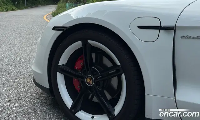 Porsche Taycan 2021 5.0 автомат (гидро), миниатюра 7