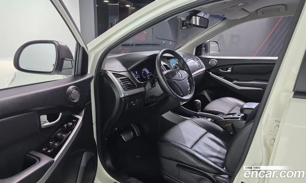 SsangYong Korando 2016 2.2 автомат (гидро), фото 10