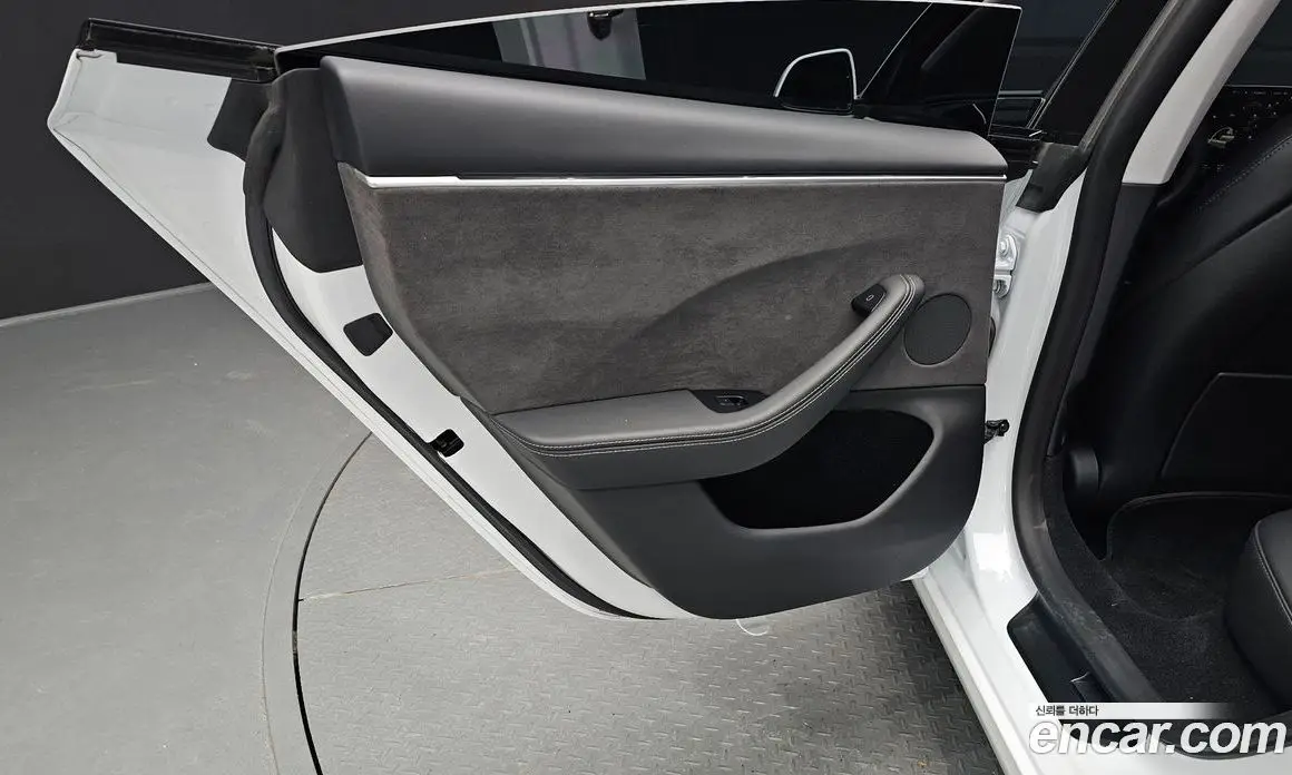 Tesla Model 3 2024 0.2 автомат (гидро), фото 15