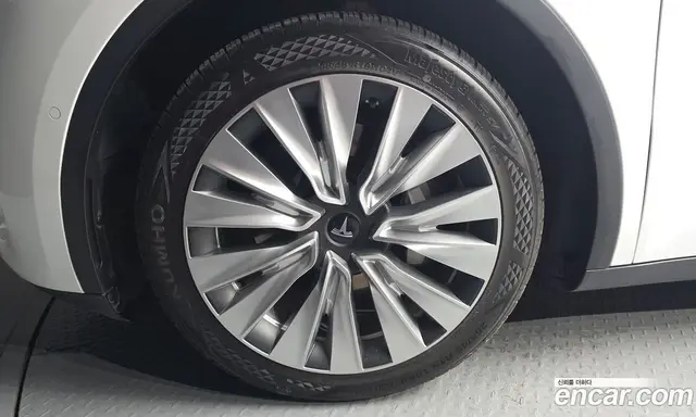 Tesla Model Y 2021 0.2 автомат (гидро), миниатюра 5