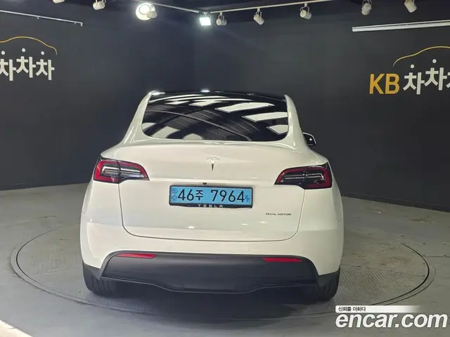 Tesla Model Y 2022 0.2 автомат (гидро), миниатюра 4