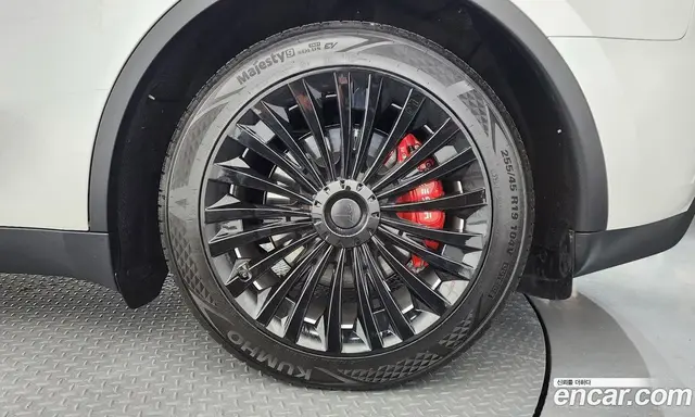 Tesla Model Y 2023 0.2 автомат (гидро), миниатюра 7