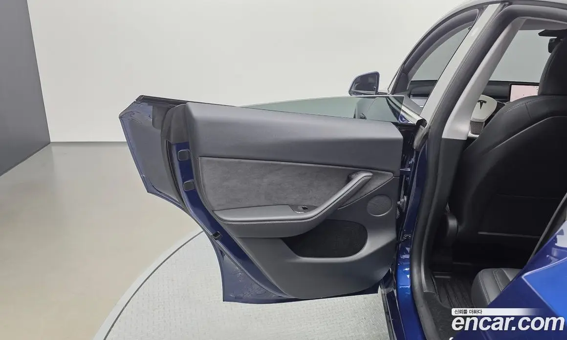 Tesla Model Y 2024 0.2 автомат (гидро), фото 15