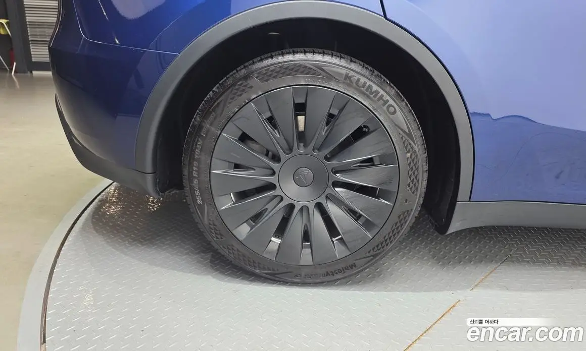 Tesla Model Y 2024 0.2 автомат (гидро), фото 5