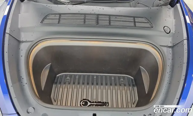 Tesla Model Y 2024 0.2 автомат (гидро), миниатюра 6