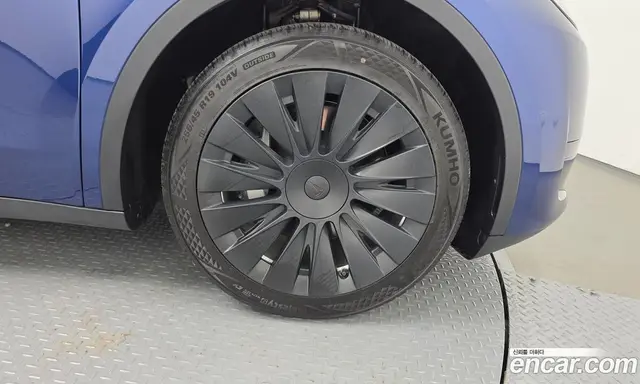 Tesla Model Y 2024 0.2 автомат (гидро), миниатюра 7