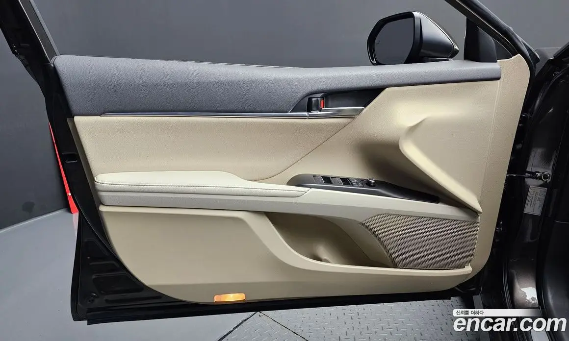 Toyota Camry 2022 2.5 автомат (гидро), фото 14