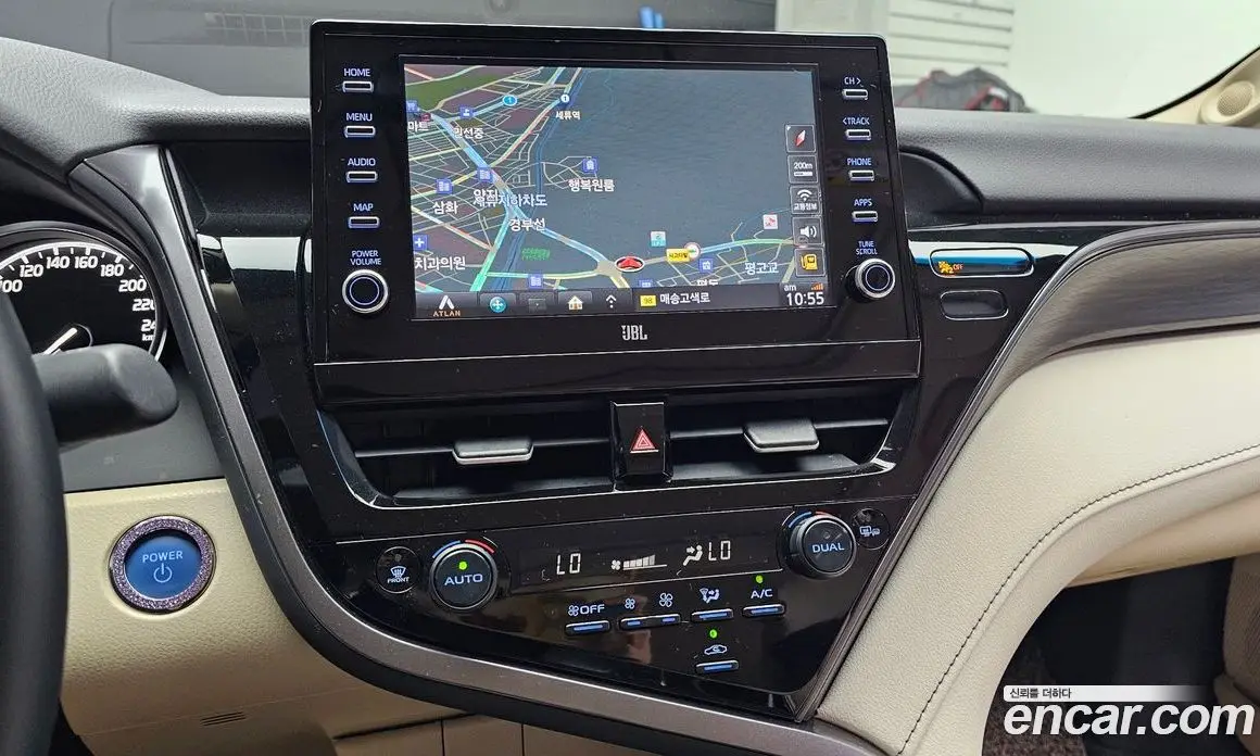 Toyota Camry 2022 2.5 автомат (гидро), фото 20