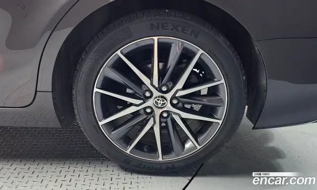 Toyota Camry 2022 2.5 автомат (гидро), миниатюра 5