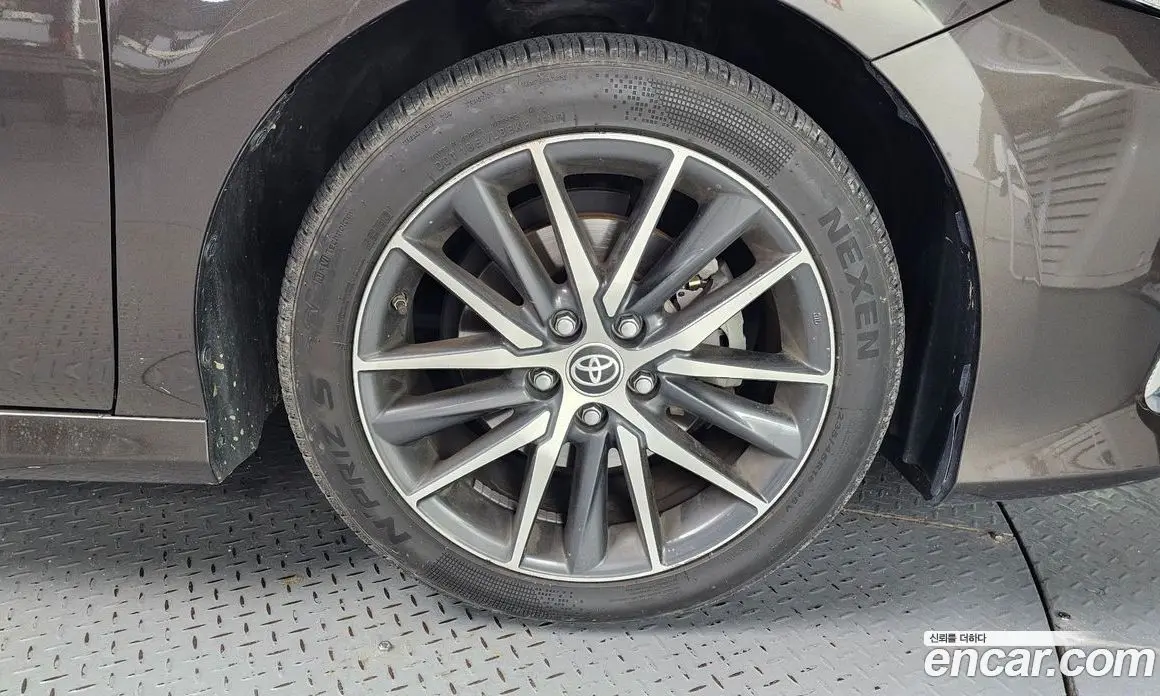 Toyota Camry 2022 2.5 автомат (гидро), фото 7