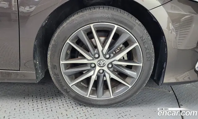 Toyota Camry 2022 2.5 автомат (гидро), миниатюра 7