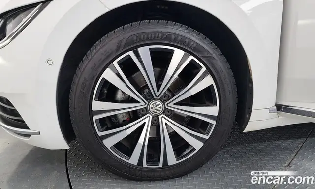 Volkswagen Arteon 2019 2.0 автомат (гидро), миниатюра 5